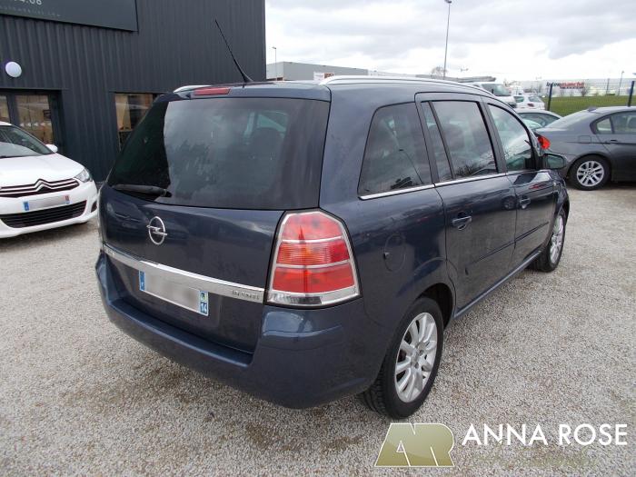 OPEL Zafira 1.9 CDTI 120 CV Enjoy - In commercio da 4/2006 ...